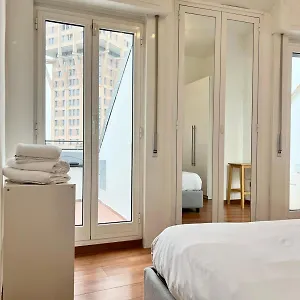 Comecasa 2 Bedrooms 450mt From Duomo Apartment Milan